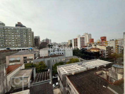 Image 36 - 1000740