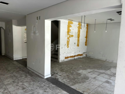 Image 3 - 1000744
