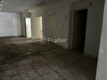 Image 4 - 1000744