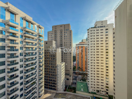 Image 4 - 1000812