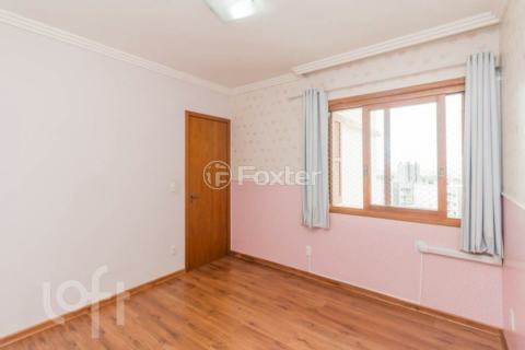 Image 33 - 1000813
