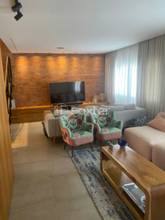 Image 1 - 1000831