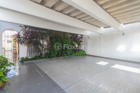 Image 32 - 1000856