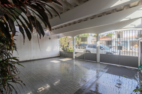 Image 33 - 1000856