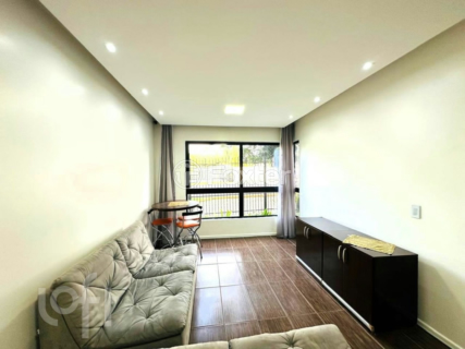 Image 3 - 1000860