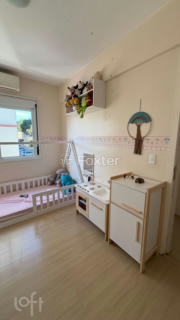 Image 3 - 1000889