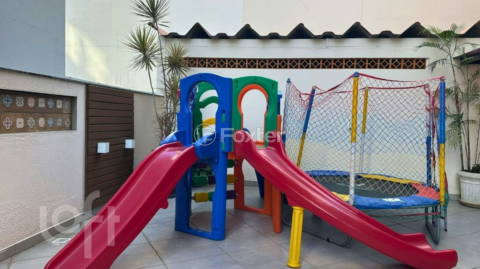 Image 31 - 1000894