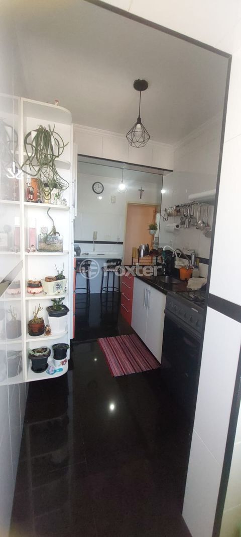 Image 4 - 1000913