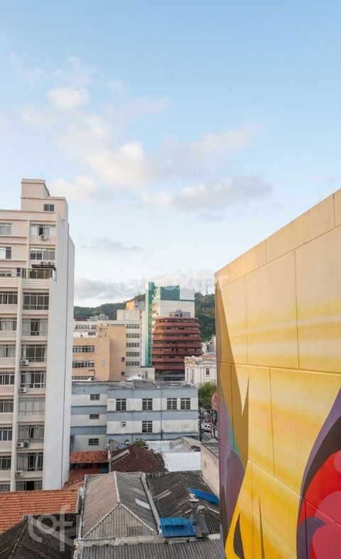 Image 8 - 1000922