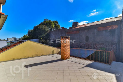 Image 38 - 1000942