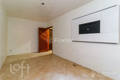 Image 33 - 1000942