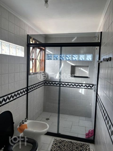Image 10 - 1000942