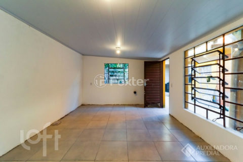 Image 30 - 1000942