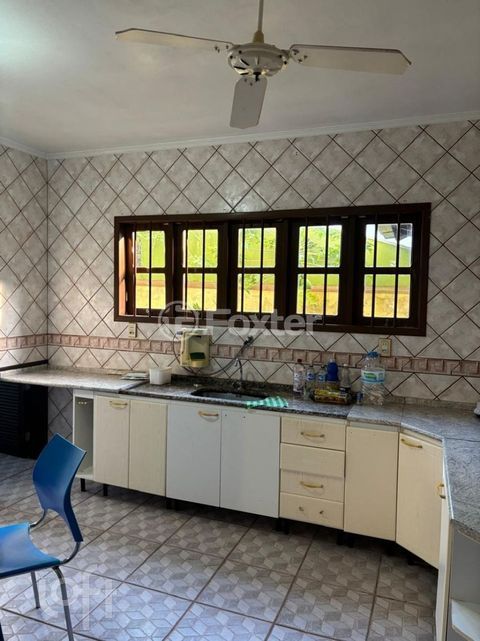 Image 1 - 1000942