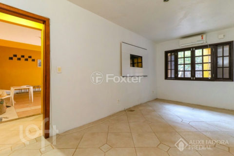 Image 32 - 1000942