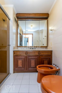 Image 28 - 1000946