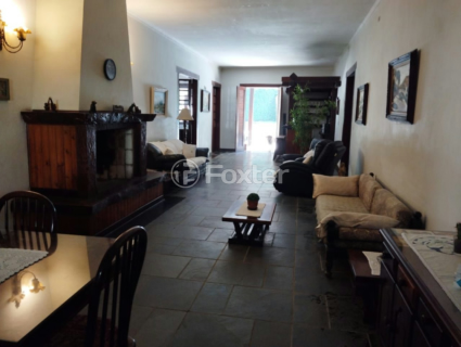 Image 4 - 1000948