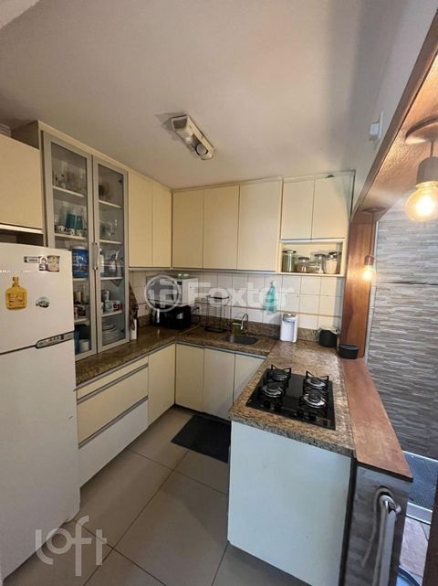 Image 16 - 1000958