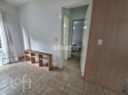 Image 2 - 1000978