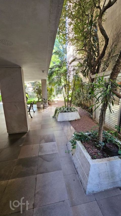 Image 9 - 1000990