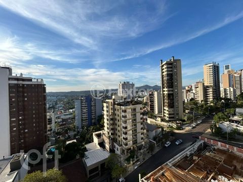 Image 12 - 1000996