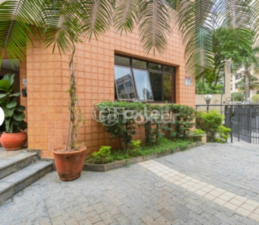 Image 2 - 1001034
