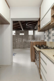 Image 32 - 1001042