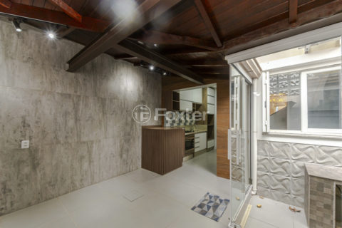 Image 37 - 1001042