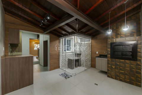 Image 33 - 1001042