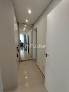Image 38 - 1001057