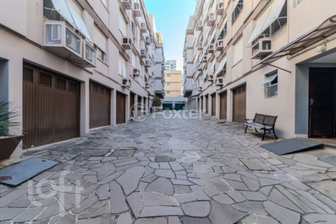 Image 30 - 1001060