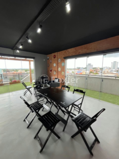 Image 3 - 1001068