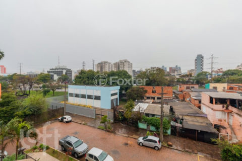Image 17 - 1001072