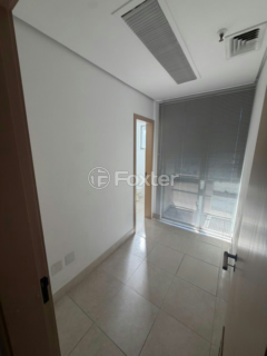 Image 1 - 1001092