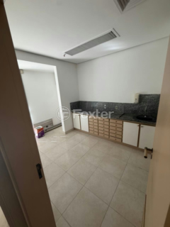 Image 2 - 1001092