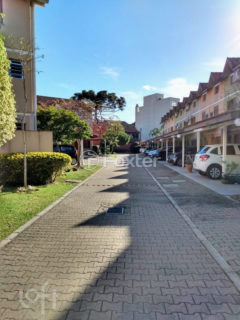 Image 10 - 1001112