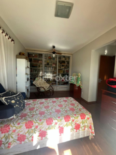 Image 34 - 1001115