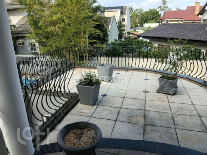 Image 1 - 1001130