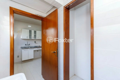 Image 32 - 1001137