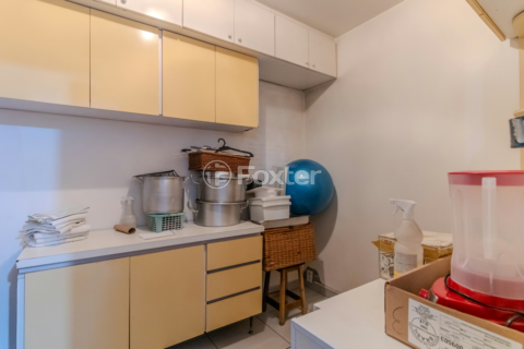 Image 31 - 1001140