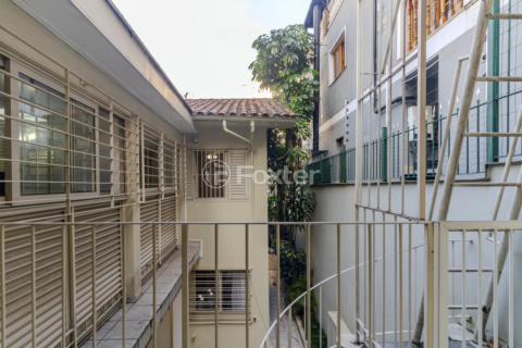 Image 35 - 1001140