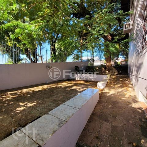 Image 33 - 1001155