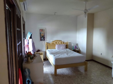 Image 19 - 1001188