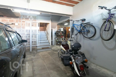 Image 37 - 1001364