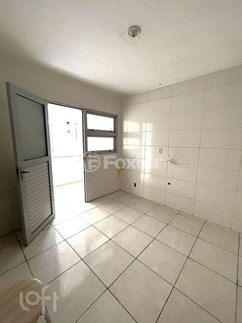 Image 2 - 1001369