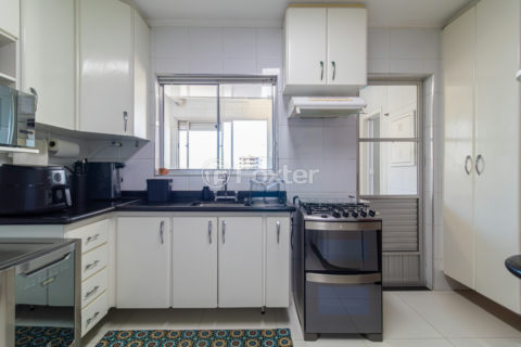 Image 24 - 1001435