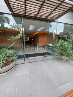 Image 23 - 1001507
