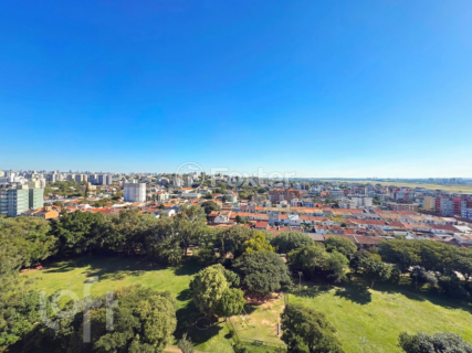 Image 32 - 1001518