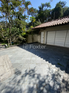 Image 1 - 1001563