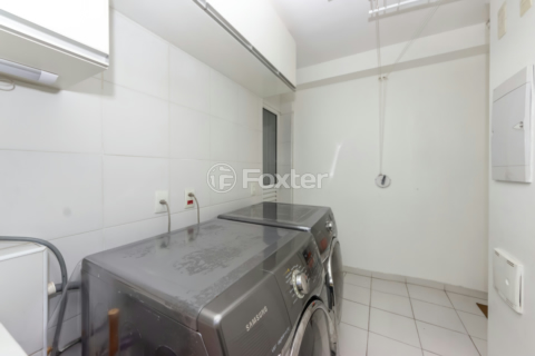 Image 43 - 1001571